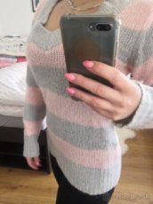 ružovo - sivý sveter
