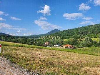 Lukratívny pozemok v skvelej lokalite - Kanaš  Slnečná štvrť