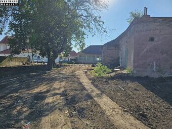 Predáme stavebný pozemok vhodný pre 4-5 RD v tichej časti ob