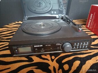 Prehrávač LP platne plus 26 LP platne spolu