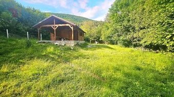REKREAČNÁ CHATA - DOMČEK / ŠÍPKOV / DREVOSTAVBA / POZEMOK 1