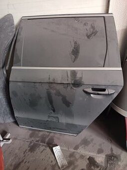 Zadne prave dvere Passat b7