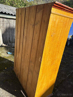 Predám starožitnú skriňu