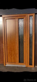 Plastové dvere do domu