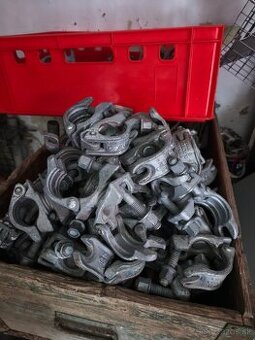 Lesenarske zaby/spojky