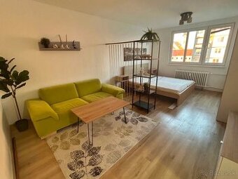 Prenájom 1, 5 izb. byt ,ul. Hviezdna Nitra- centrum