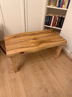 Predám konferečný stolík z masívneho dreva