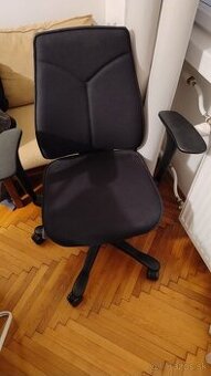 2× kancelárska stolička –