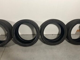 Pirelli Scorpion 315/30 R22 107V a 275/35 R22 107V