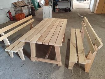 Drevene zahradne sedenie