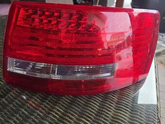 Zadne prave svetlo audi a6