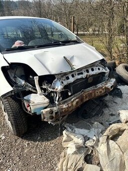 Predam toyotu yaris 1.0.