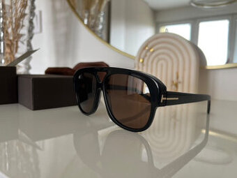TOM FORD