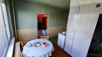 Na predaj 2-izbový (60,30 m²) byt v centre Lučenca s loggiou