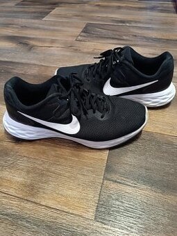 Nike revolution 6