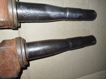 Čepi prednej nápravy Zetor 25 A