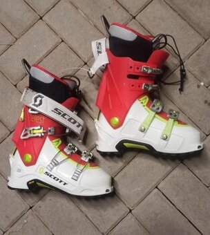 Scott Celeste W 25.0