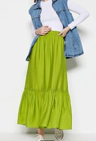 Dlhá zelená sukňa