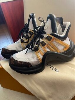 LV tenisky 37