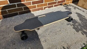Predám elektrický skateboard