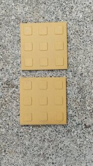 Predám protišmykové dlaždice 10 x 10 cm