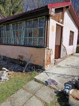 REKONŠTRUKCIE NEHNUTELNOSTI