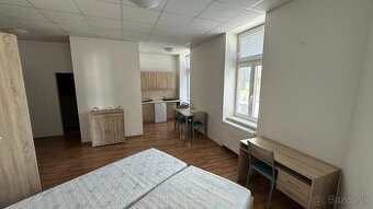 Prenájom, 1i, centrum mesta, Banská Bystrica.