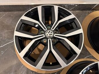 original Vw kolesa B8 r17 Nivelles Passat