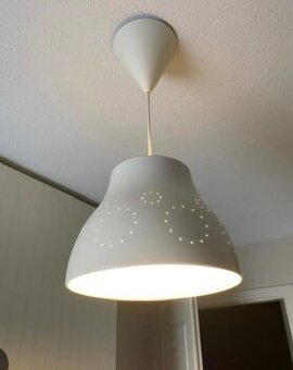 Ikea zavesna lampa Snoig