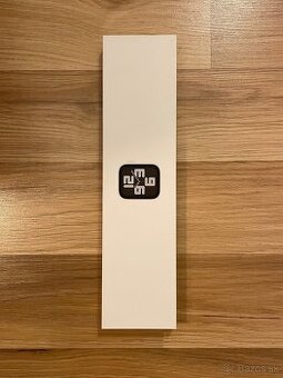 krabička od apple watch SE / nabíjací kábel