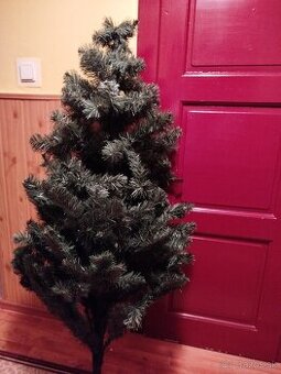 Umelý vianočný stromček