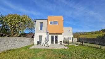 EXKLUZÍVNE Štýlový 4-izbový rodinný dom, 2 kúpeľne,