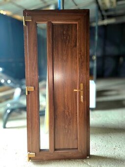 predám PVC vchodové dvere 90 × 205
