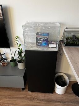 Predám optiwhite akvárium + oase skrinka