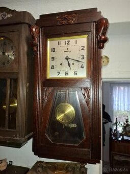 Predám funkčné polbicie starožitné nástenné hodiny VEDETTE F