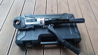 Hydraulické lisovacie kliešte na plastohlinik Profi