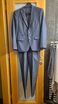 Predám pánsky oblek( na stužkovú)