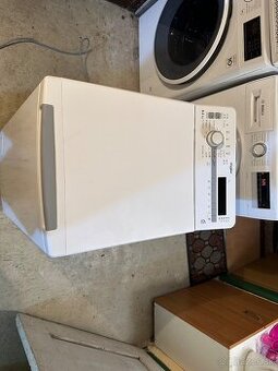 ZVRCHU PLNENÁ PRÁČKA WHIRLPOOL