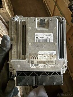 riadiaca jednotka motora audi a4 b8