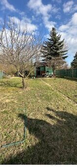 Predáme záhradu s chatkou