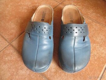 Kožené pohodlné šľapky - veľ. 39