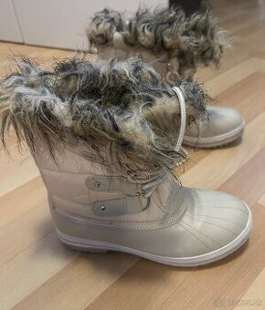 Snehule Polar