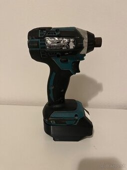 Predam adapter z Dewalt baterie na Makita naradie
