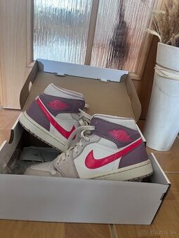 NIKE AIR JORDAN TENISKY 38 FIALOVÉ
