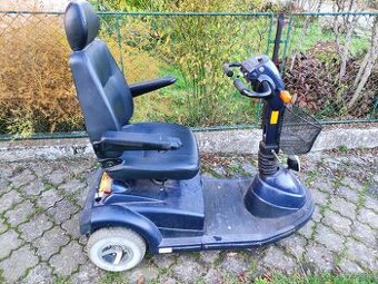Elektrický skúter pre seniorov.