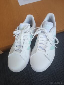 Dámske botasky adidas 38