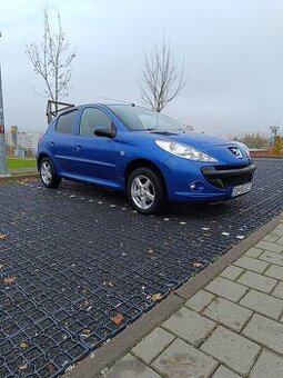 Peugeot 206+ 1.4 benzín