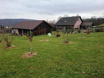 RODINNÁ USADLOSŤ 1,8 ha s bohatým zázemím