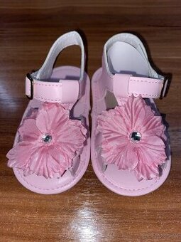 Detske ruzove capacky 12,5 cm  Nove