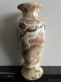 Kamenna vaza z kamena